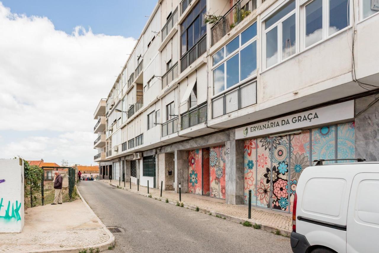 Stroll To Coffee Shops Near A Renovated Hillside Apartment In Graca Lizbona Zewnętrze zdjęcie