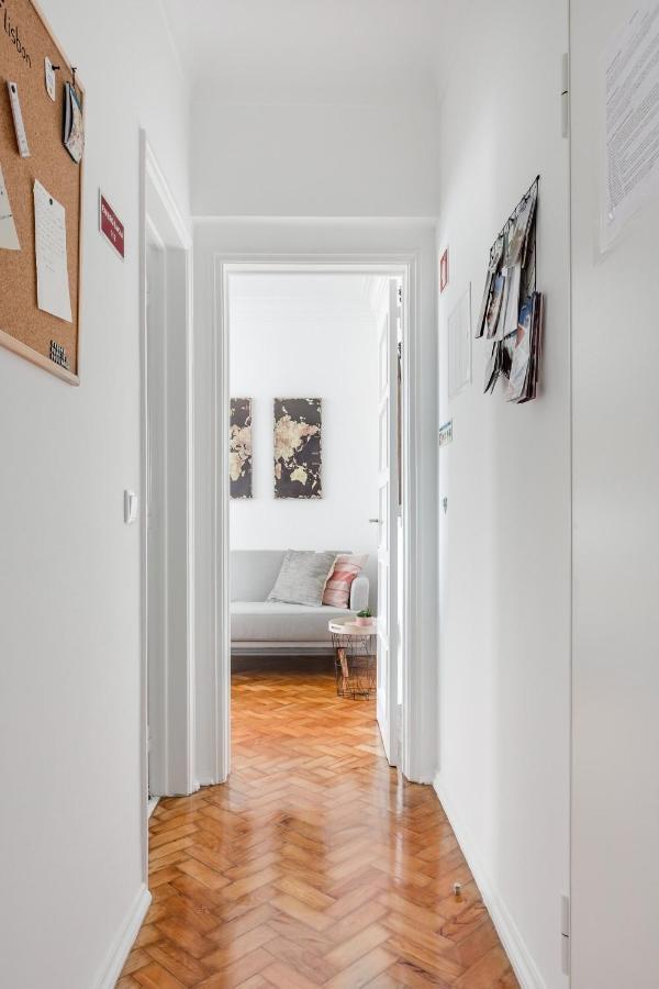 Stroll To Coffee Shops Near A Renovated Hillside Apartment In Graca Lizbona Zewnętrze zdjęcie