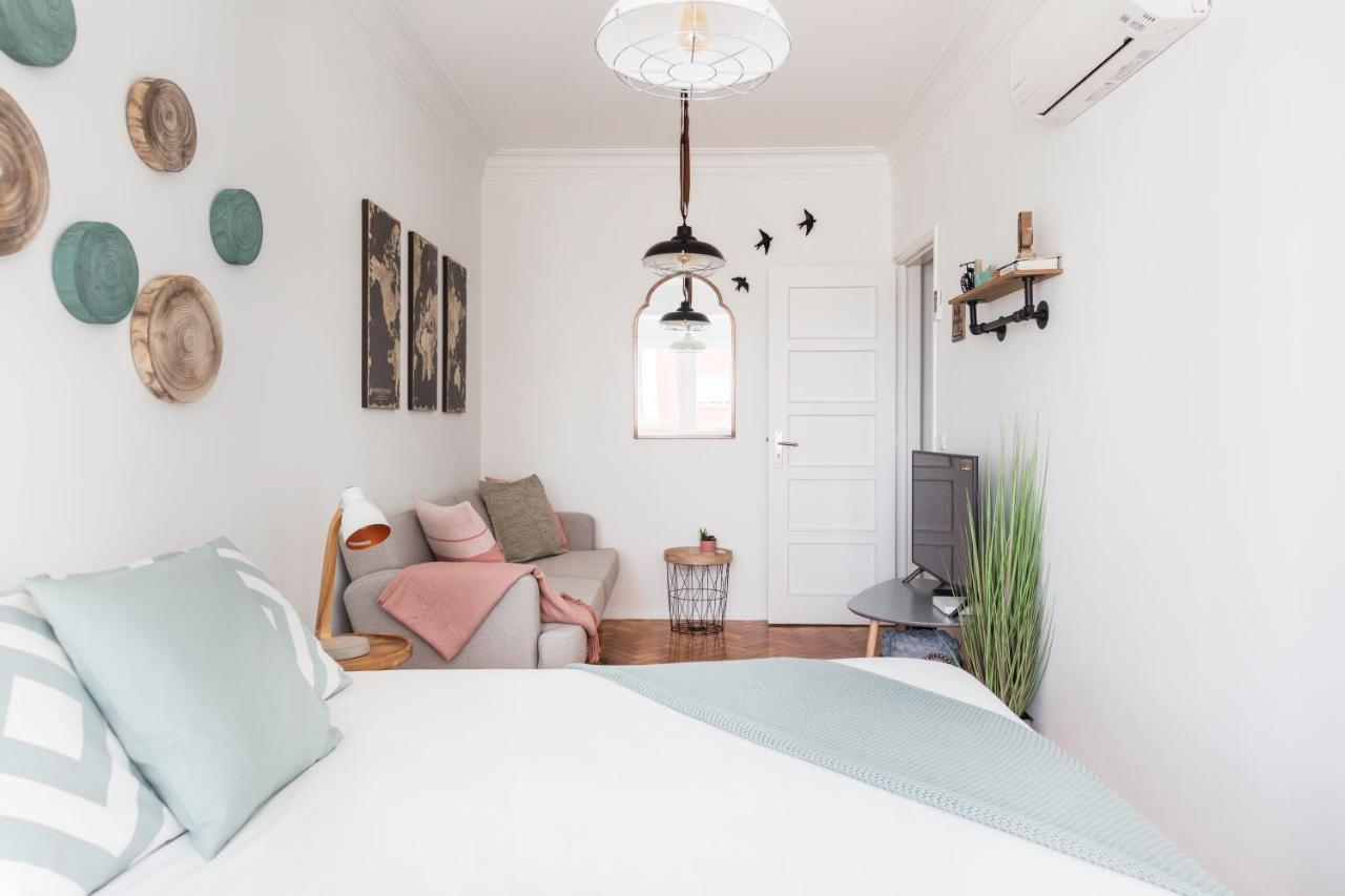 Stroll To Coffee Shops Near A Renovated Hillside Apartment In Graca Lizbona Zewnętrze zdjęcie
