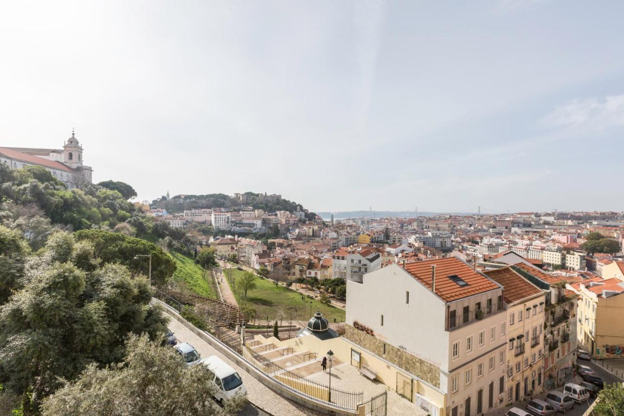Stroll To Coffee Shops Near A Renovated Hillside Apartment In Graca Lizbona Zewnętrze zdjęcie