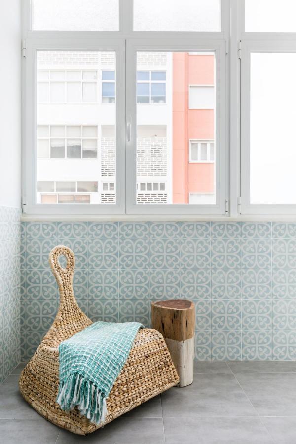 Stroll To Coffee Shops Near A Renovated Hillside Apartment In Graca Lizbona Zewnętrze zdjęcie